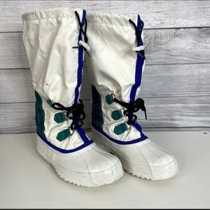Sorel boots women’s 7 - white and green Freestyle vintage snow boots